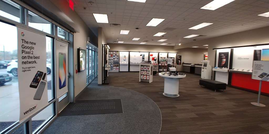 Verizon Authorized Retailer – Cellular Sales | 1912 Gateway Center Dr, Belvidere, IL 61008, USA | Phone: (815) 770-5255