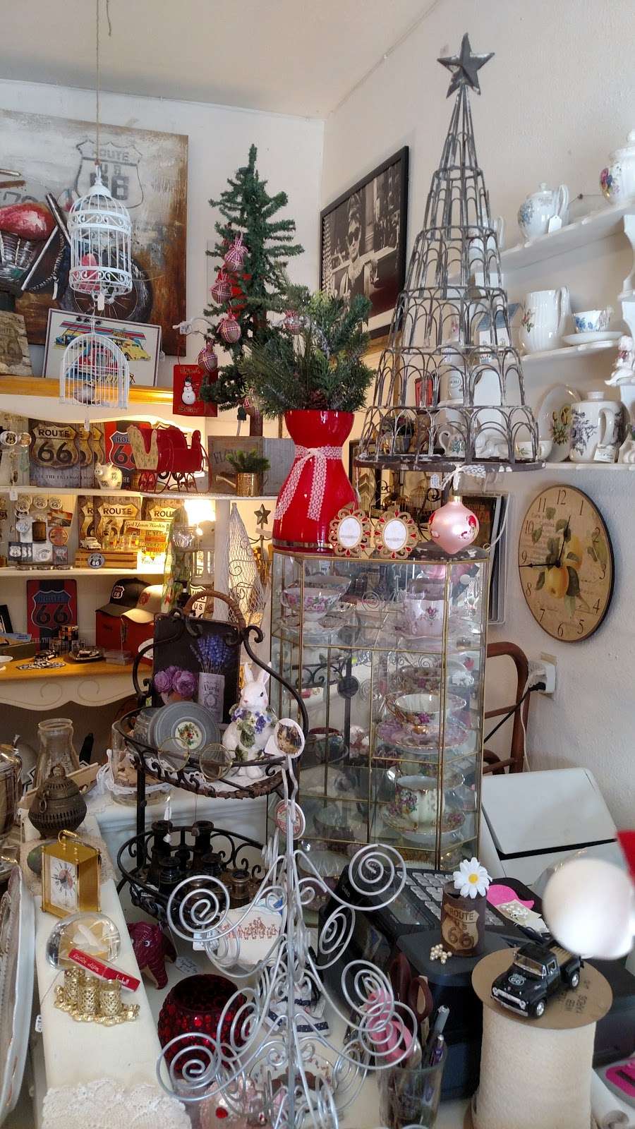 Tammie"s Traveled Treasures | 19248 National Trails Hwy Suite 1B, Oro Grande, CA 92368 | Phone: (909) 238-4786