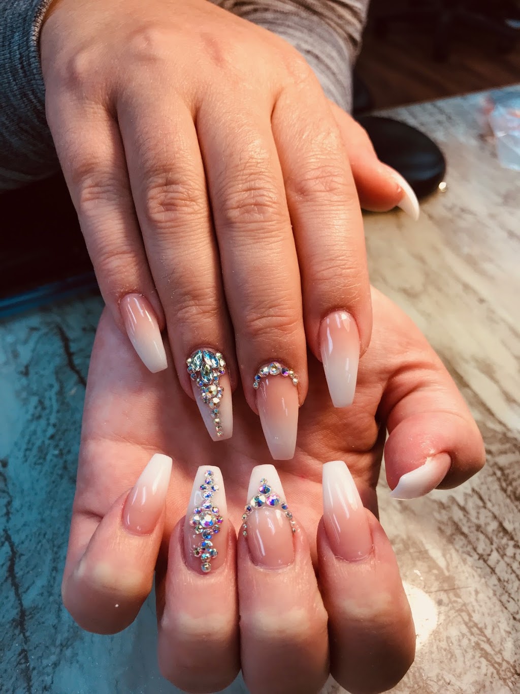 City Nails | 16 W 66th St, Richfield, MN 55423, USA | Phone: (612) 869-1994