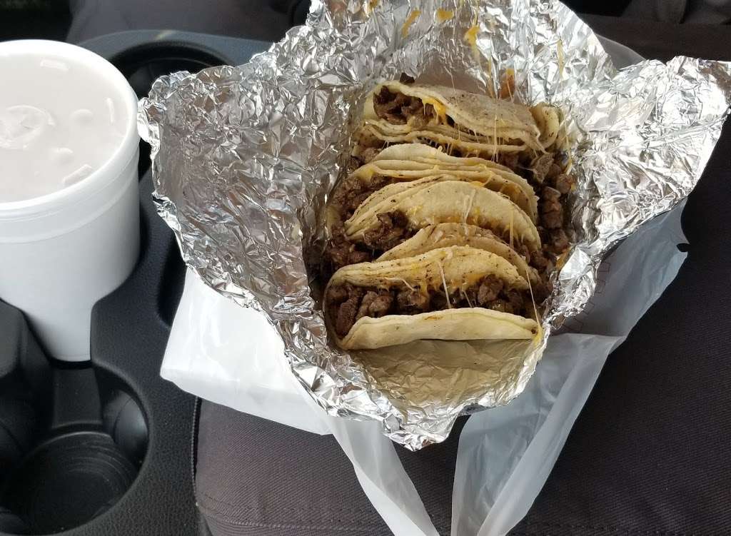 Taqueria La Sierra | 2162, 720 Denver Ave, Fort Lupton, CO 80621, USA | Phone: (303) 857-3929