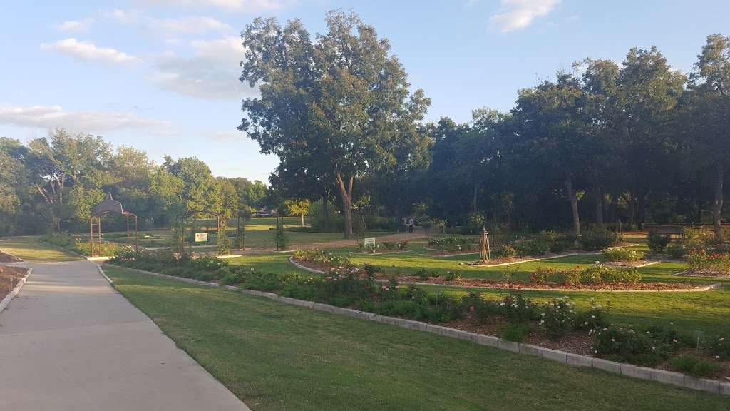 Jeff Fuller Rose Garden | Charlie Bird Pkwy, Farmers Branch, TX 75234, USA