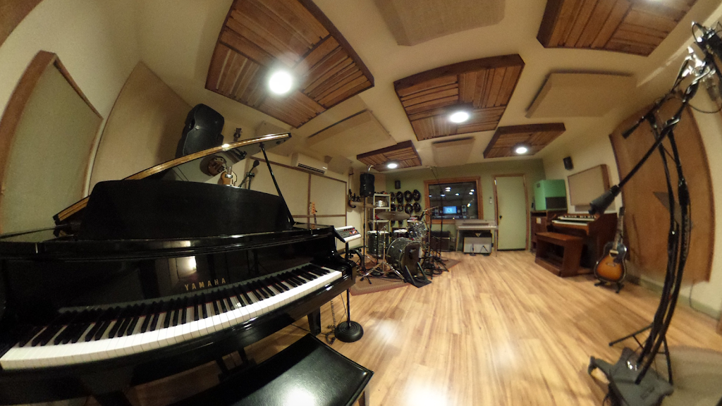 The Peoples Music - Recording Studio | 14137 Califa St, Van Nuys, CA 91401 | Phone: (818) 570-1756