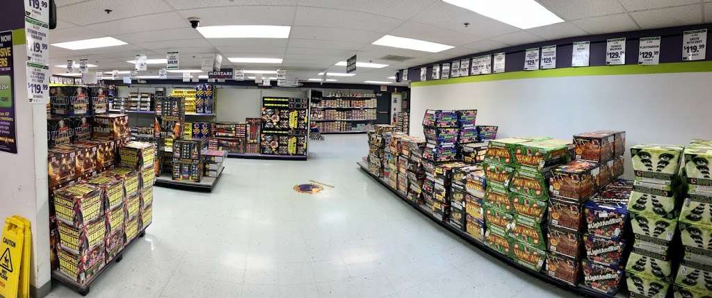 Phantom Fireworks of Delaware Watergap | 119 Broad St, Delaware Water Gap, PA 18327, USA | Phone: (570) 421-1121