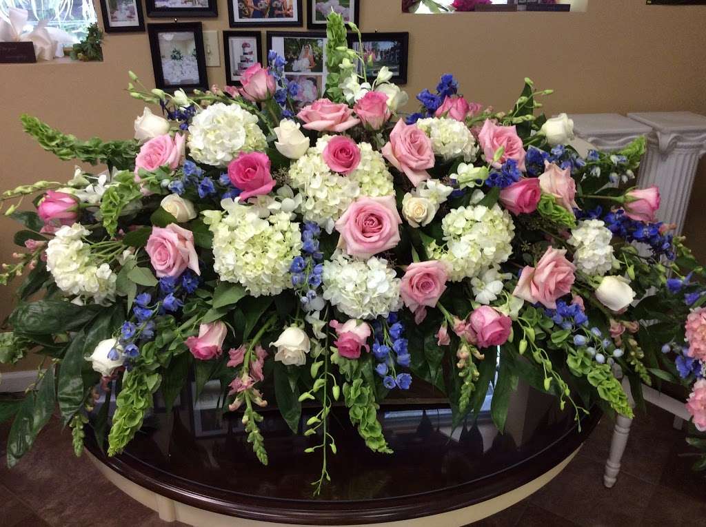 Moles Flower & Gift Shop | 3000 Ridge Pike, Norristown, PA 19403, USA | Phone: (610) 631-1660