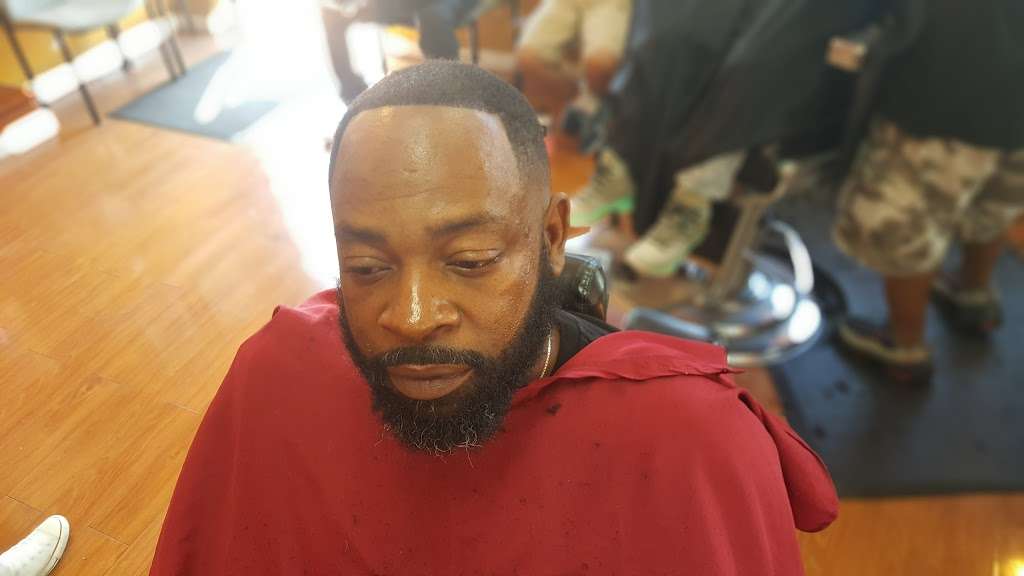 Headliners 2432 Springs Rd, Vallejo, CA 94591, USA