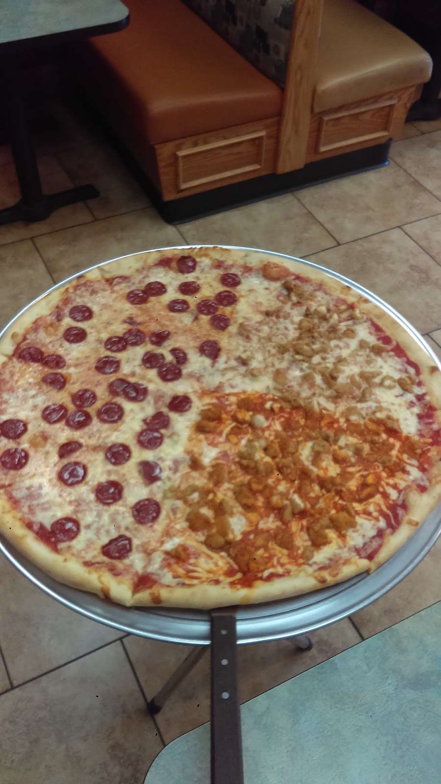 Guiseppes Pizza & Pasta | 5803 Milford Rd, East Stroudsburg, PA 18302 | Phone: (570) 588-7002