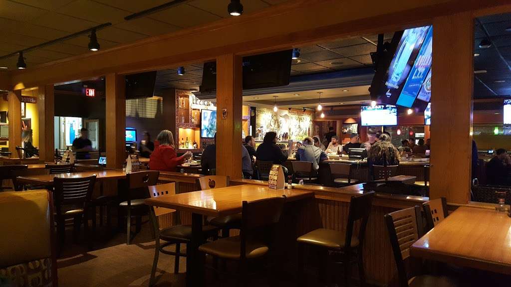 Applebees Grill + Bar | 2912 S 4th St, Leavenworth, KS 66048, USA | Phone: (913) 758-1010