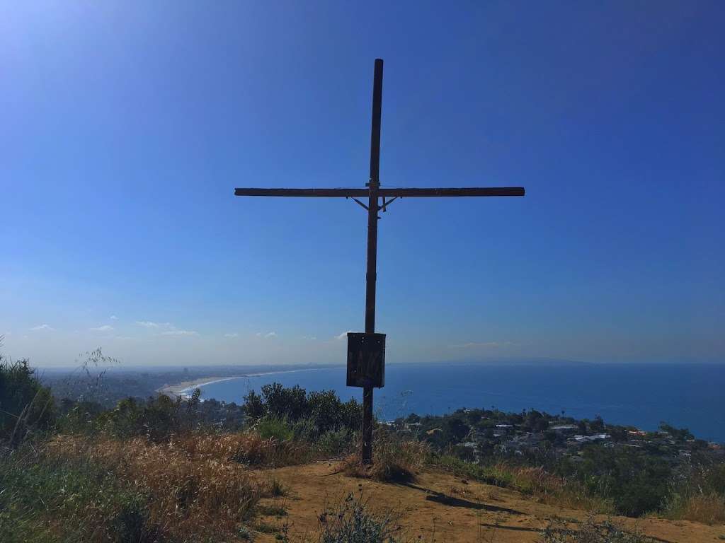 Metal Cross | 4416025030, Pacific Palisades, CA 90272, USA