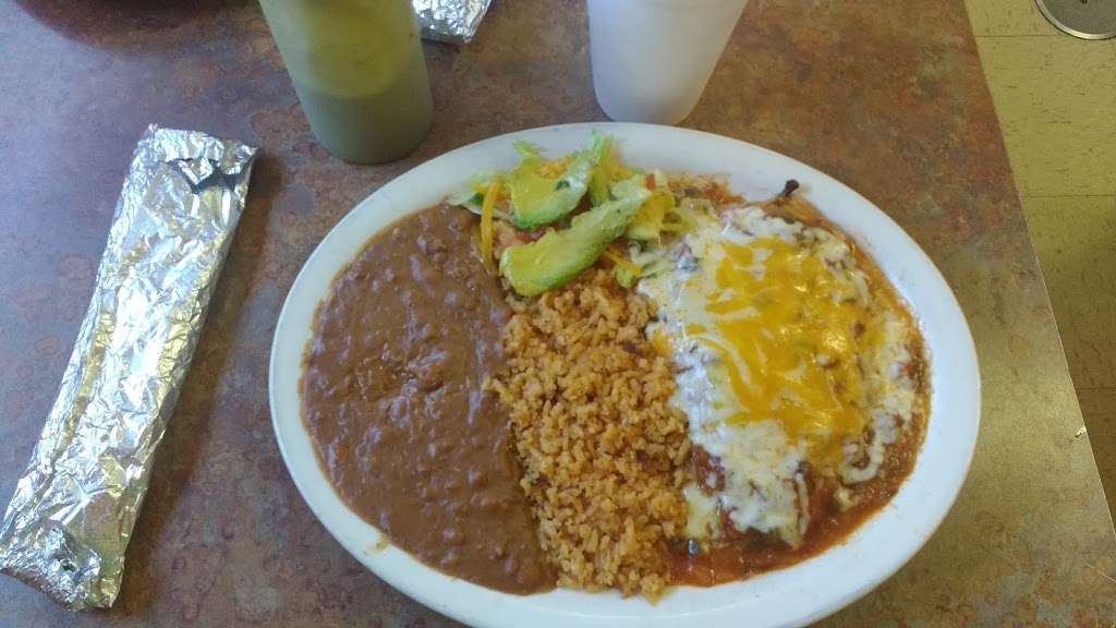 AHOT Taqueria | 500 W Mulberry St, Angleton, TX 77515, USA | Phone: (979) 848-2240