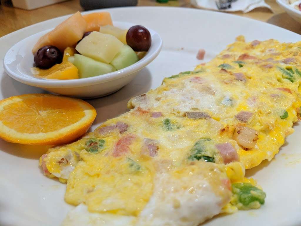 Hotcakes Emporium Pancake House & Restaurant | 5201 E US Hwy 36, Avon, IN 46123, USA | Phone: (317) 745-6262