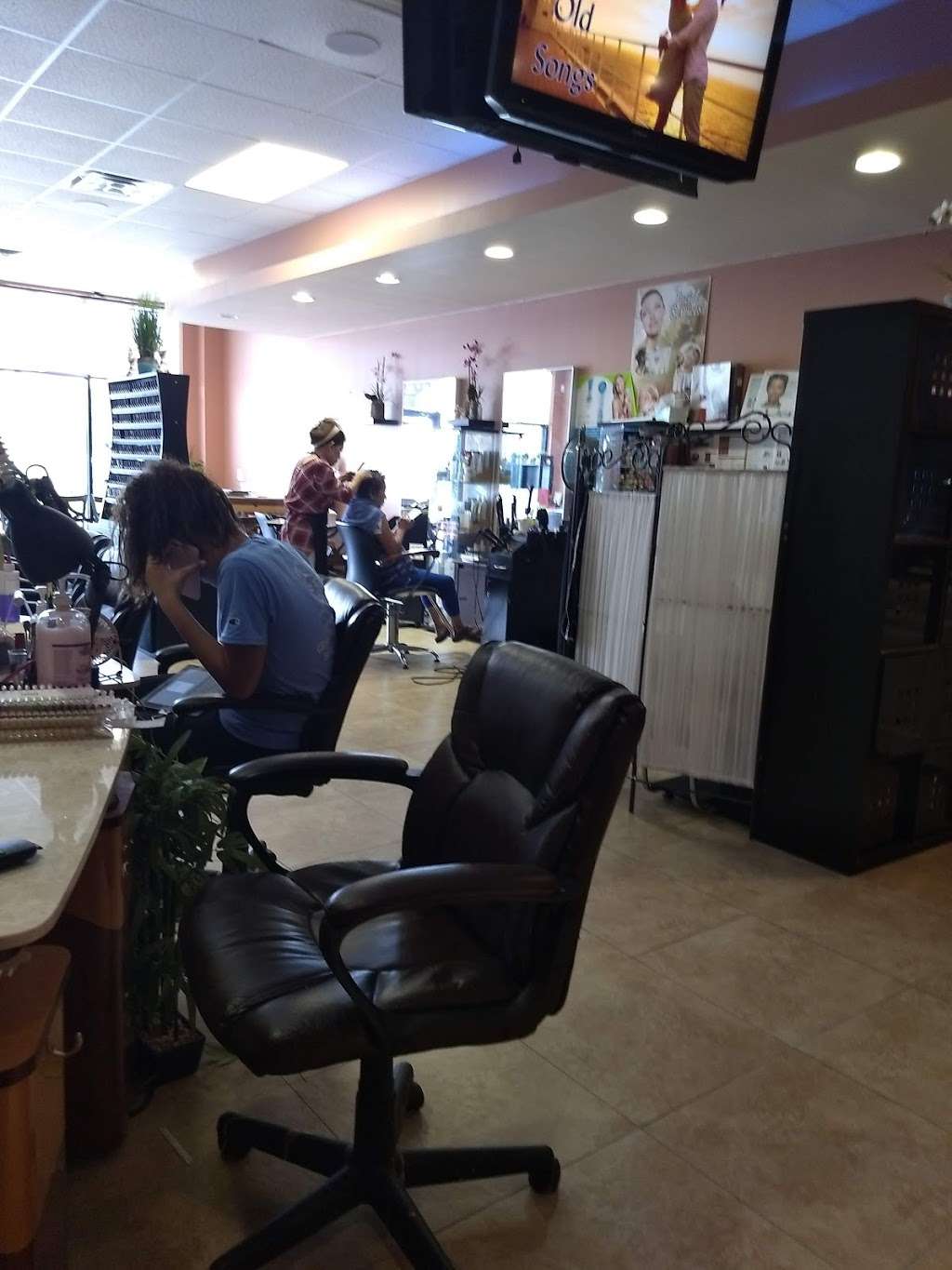 Glossy Hair & Nails Spa | 24174 US-27, Lake Wales, FL 33859, USA | Phone: (863) 679-8889