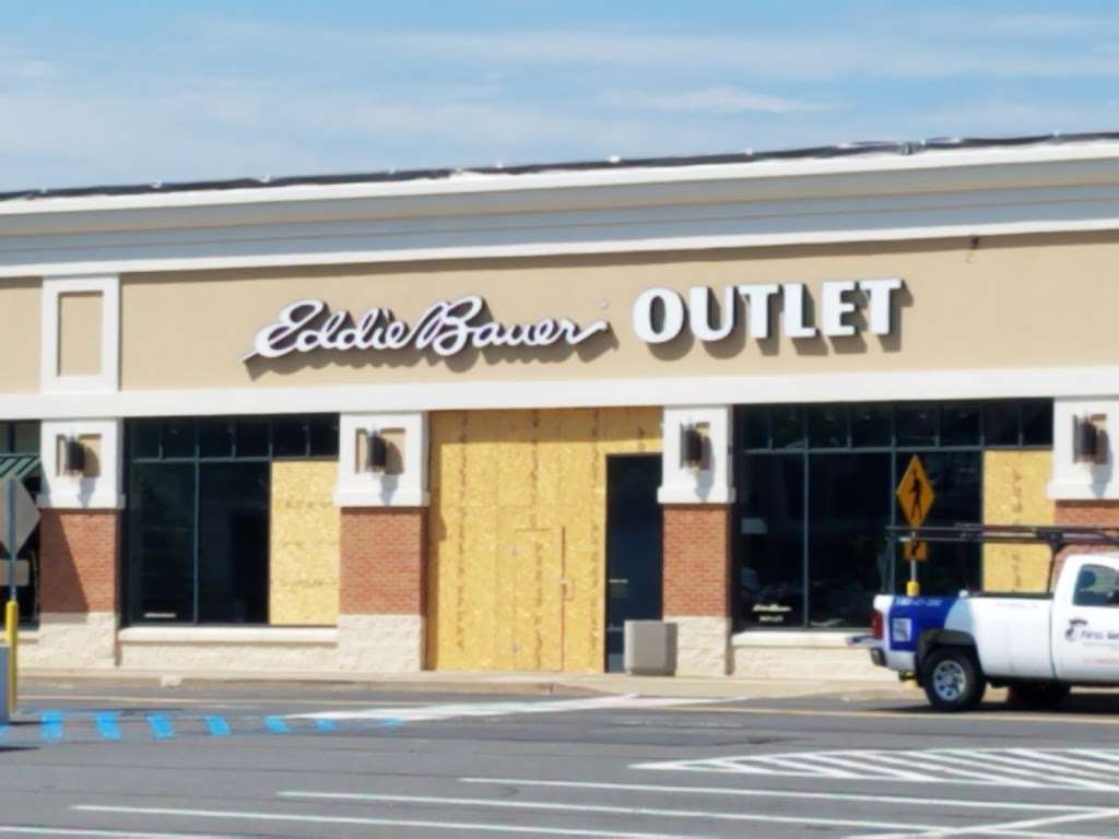 Eddie Bauer Outlet | 417 Arena Hub Plaza, Wilkes-Barre, PA 18702, USA | Phone: (570) 823-7002