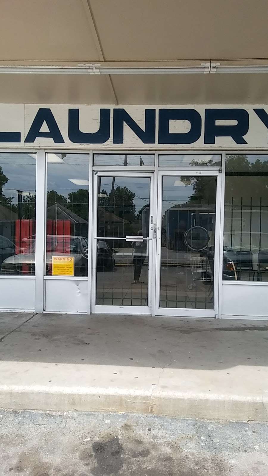 Xpress Laundry | 5836 St John Ave, Kansas City, MO 64123, USA | Phone: (816) 231-0780