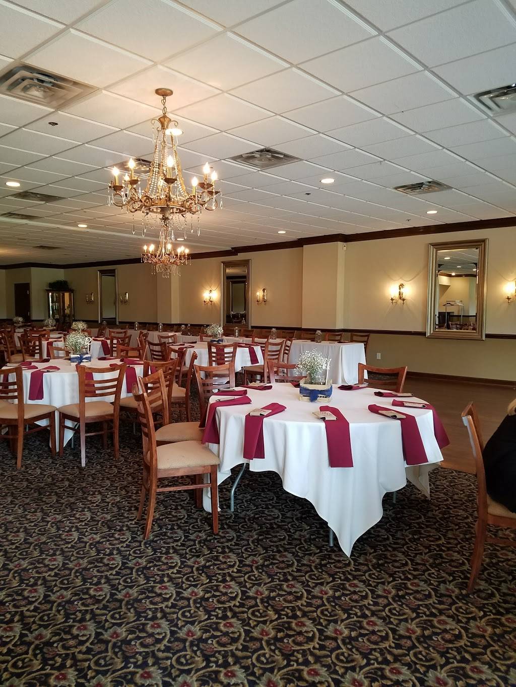 Pebble Creek Golf Course, Restaurant & Event Center | 9799 Prechtel Rd, Cincinnati, OH 45252, USA | Phone: (513) 385-4442