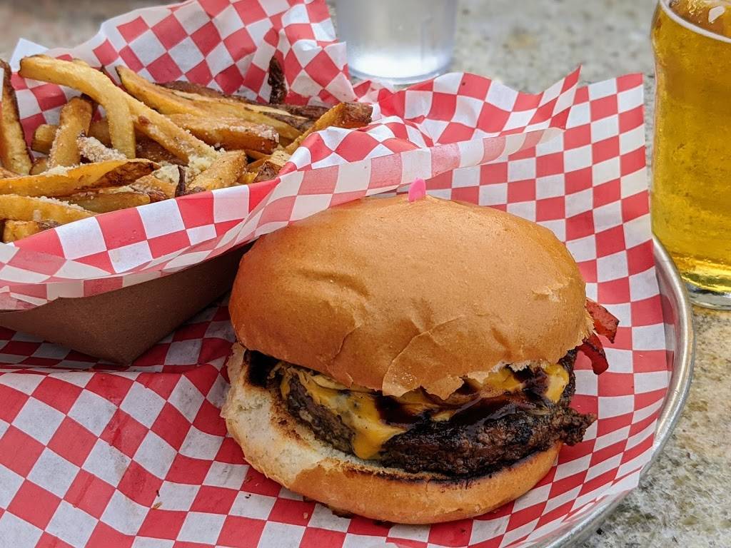 Town Hall Burger and Beer | 58 Chapelton Court #140, Chapel Hill, NC 27516, USA | Phone: (984) 234-3504