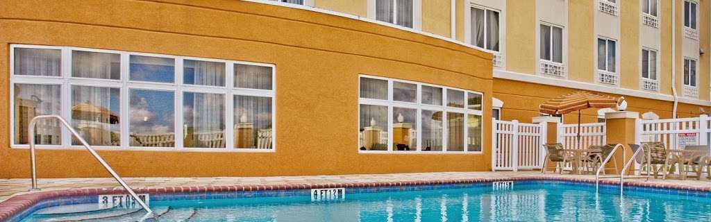 Holiday Inn Express & Suites Orlando South-Davenport | 4050 Hotel Dr, Davenport, FL 33897, USA | Phone: (863) 420-6611