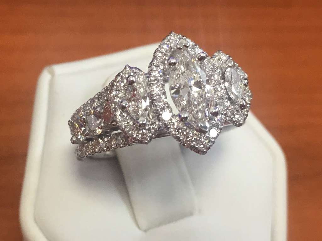 Upland Jewelry Mart | 1655 North Mountain Avenue 114, Upland, CA 91784 | Phone: (909) 985-0002