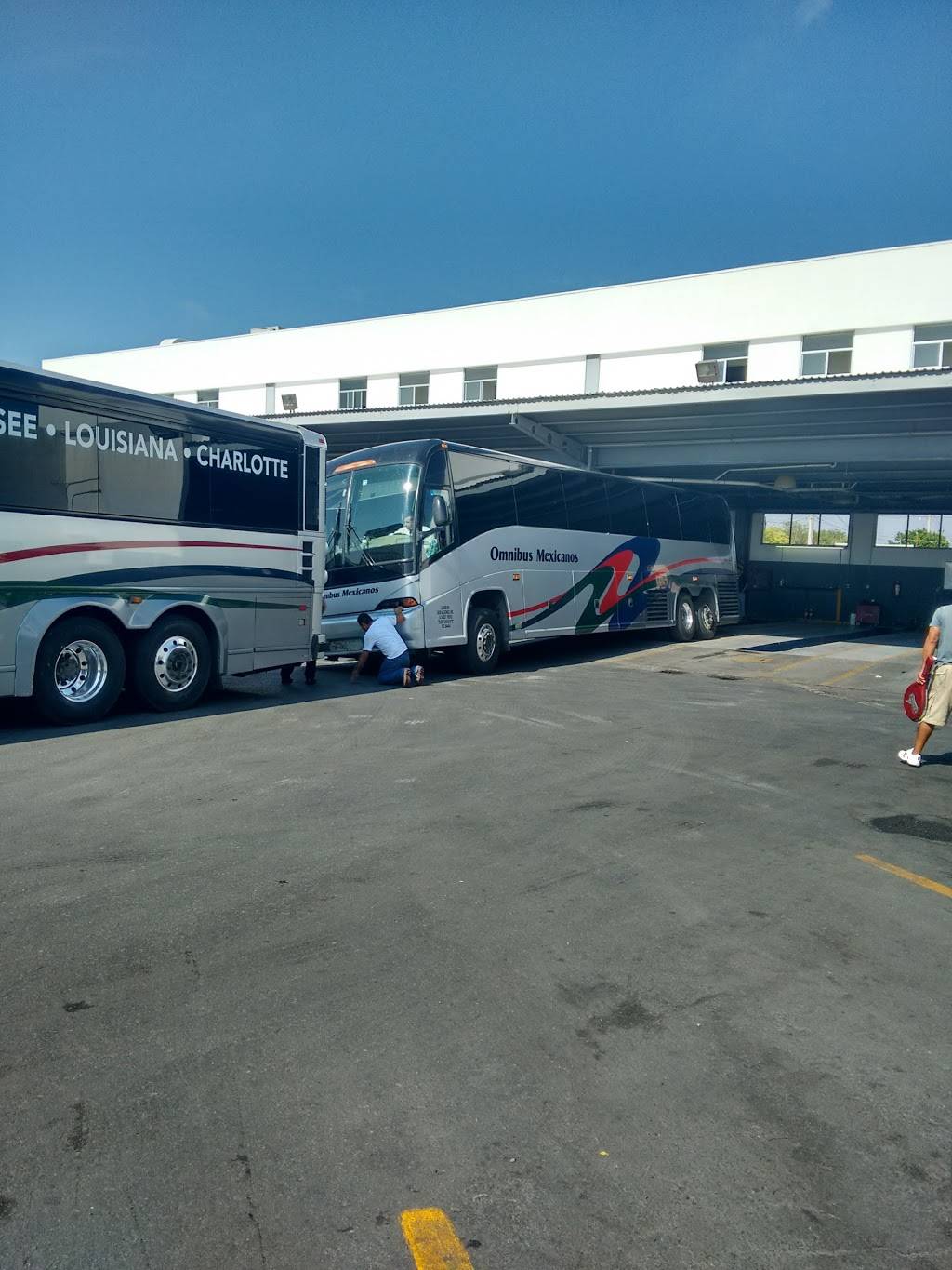 Omnibus de Mexico, Nueva Central de Autobuses | Av César López de Lara 3002, Jesús García (Anáhuac), 88000 Nuevo Laredo, Tamps., Mexico | Phone: 800 765 6636