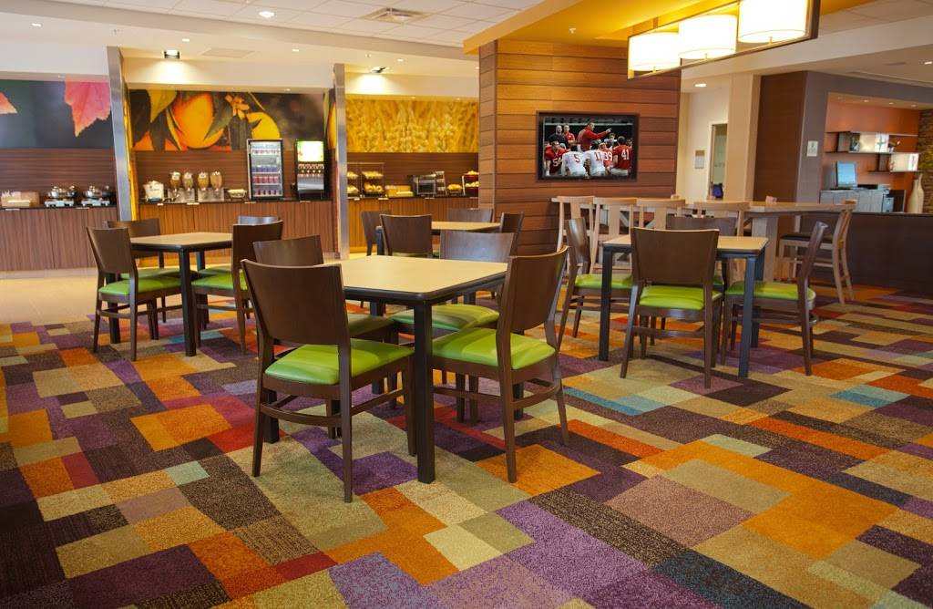 Fairfield Inn & Suites by Marriott Columbus Airport | 4300 International Gateway, Columbus, OH 43219 | Phone: (614) 237-2100