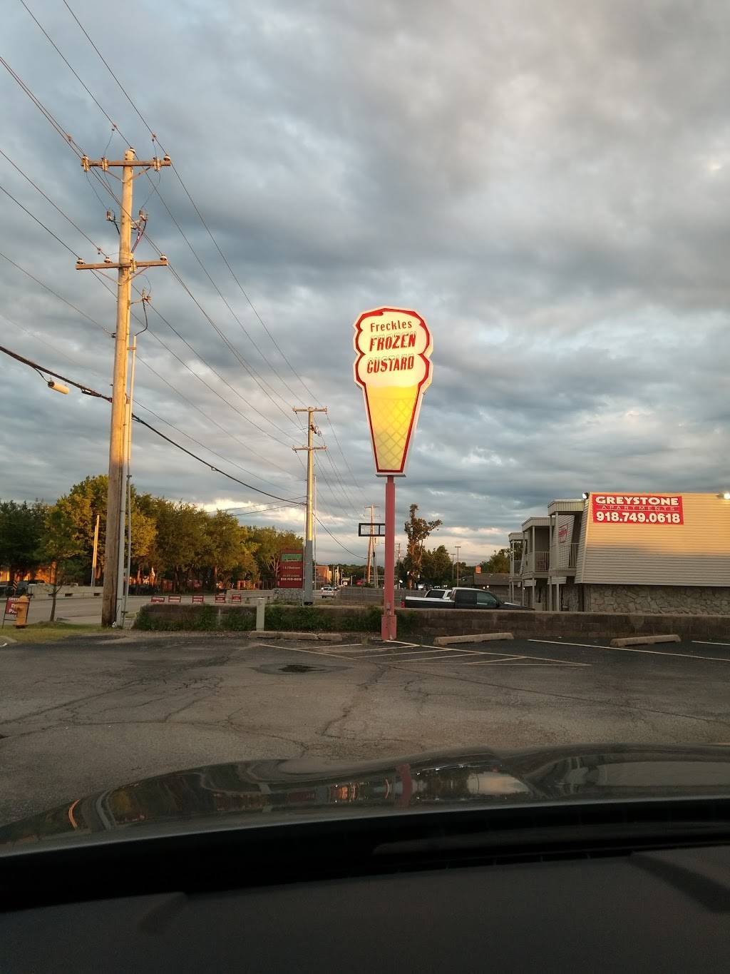 Freckles Frozen Custard | 9433 E 51st St Suite K, Tulsa, OK 74145, USA | Phone: (918) 749-5663