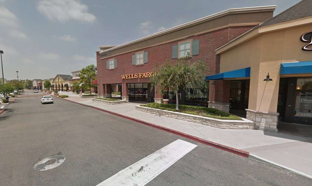 Wells Fargo | 1899 W Malvern Ave SUITE 7C-1, Fullerton, CA 92833, USA | Phone: (714) 578-8300