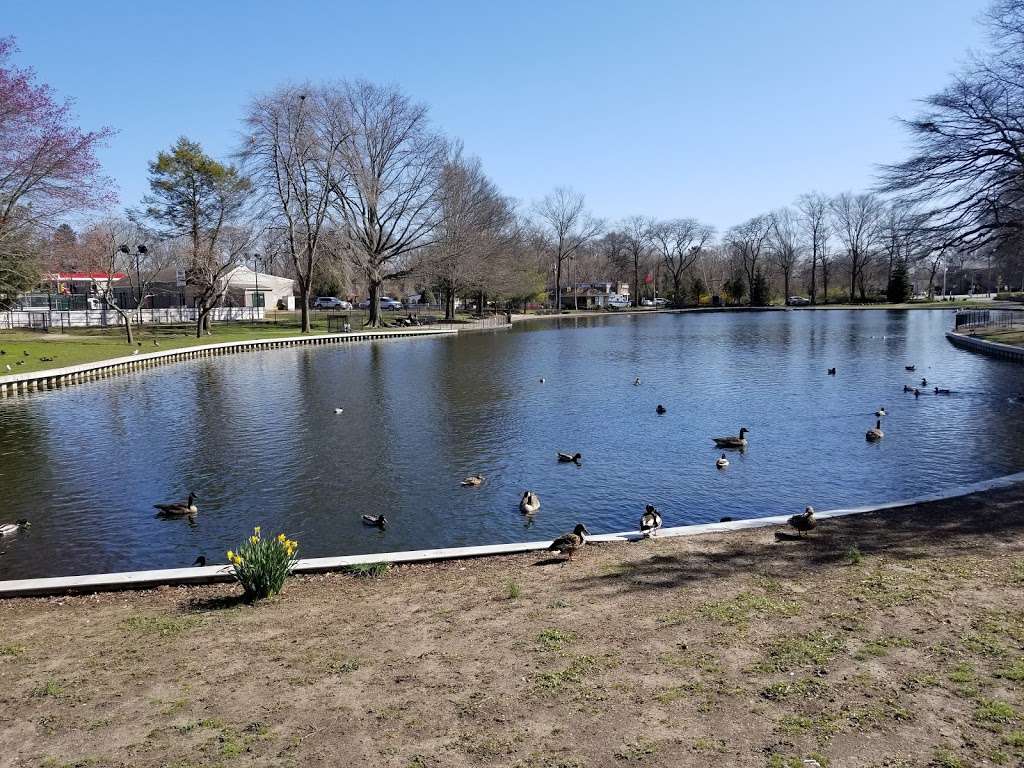 Halls Pond Park | 635-, 671 Nassau Blvd, West Hempstead, NY 11552, USA