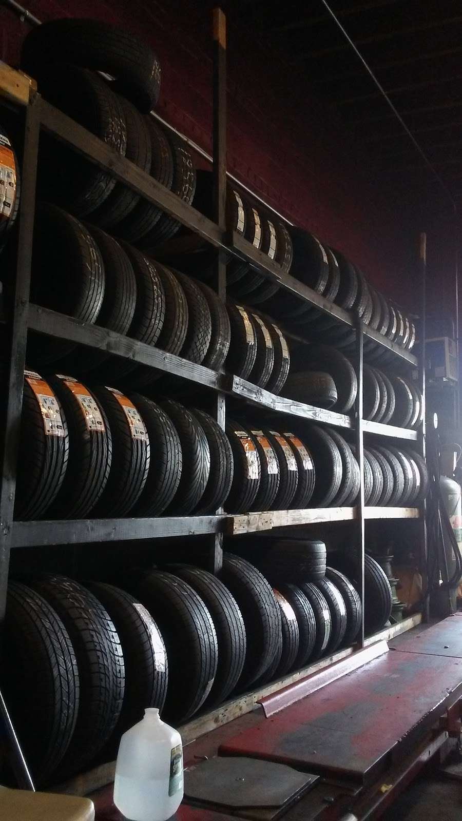 Charlies Pit Stop Tires | 23810 Linden Blvd, Elmont, NY 11003, USA | Phone: (516) 341-7525