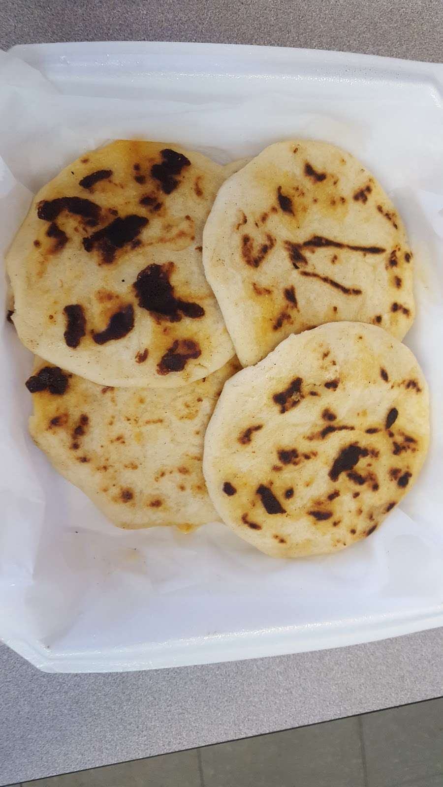 El Salvadoreño Restaurant | 8414 Denton Dr, Dallas, TX 75235, USA | Phone: (214) 366-3307