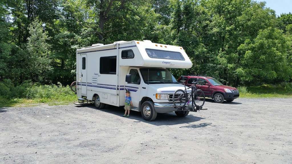 Bake Oven Knob Parking | 7705 Bake Oven Rd, Germansville, PA 18053, USA