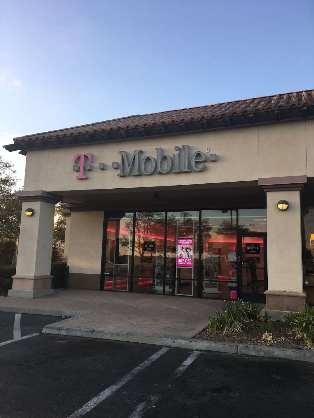 T-Mobile | 415 W Ventura Blvd Ste 400, Camarillo, CA 93010, USA | Phone: (805) 384-2225