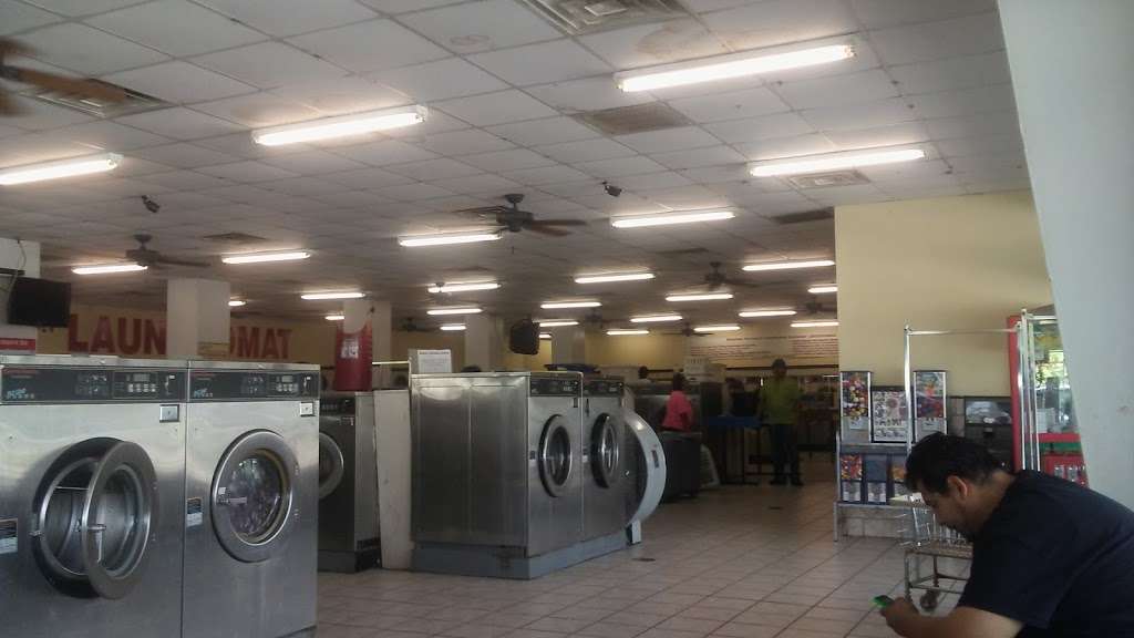 Dickinson Laundromat | 2920 FM 517 Rd E, Dickinson, TX 77539, USA | Phone: (281) 534-4524