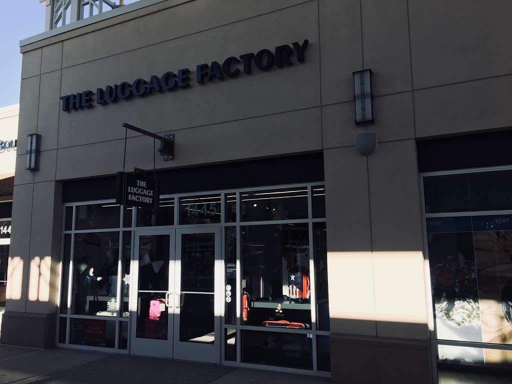 The Luggage Factory | Premium Outlet Blvd #1445, Aurora, IL 60505, USA | Phone: (630) 499-5346
