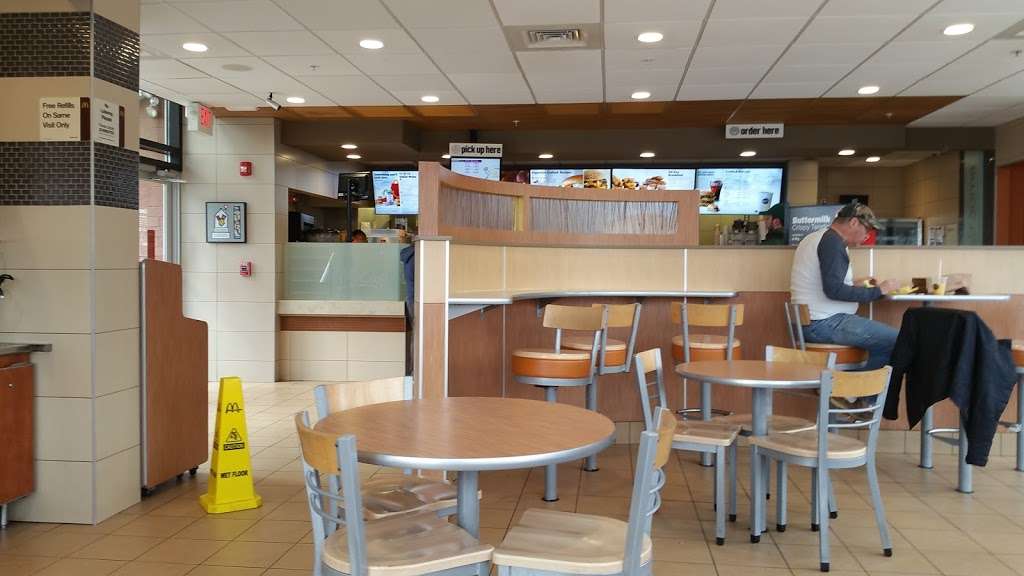 McDonalds | 1103 E Main St, Stamford, CT 06901 | Phone: (203) 359-9238