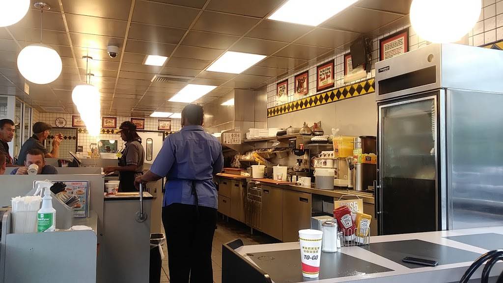 Waffle House | 2727 Peters Creek Pkwy, Winston-Salem, NC 27127, USA | Phone: (336) 771-6300