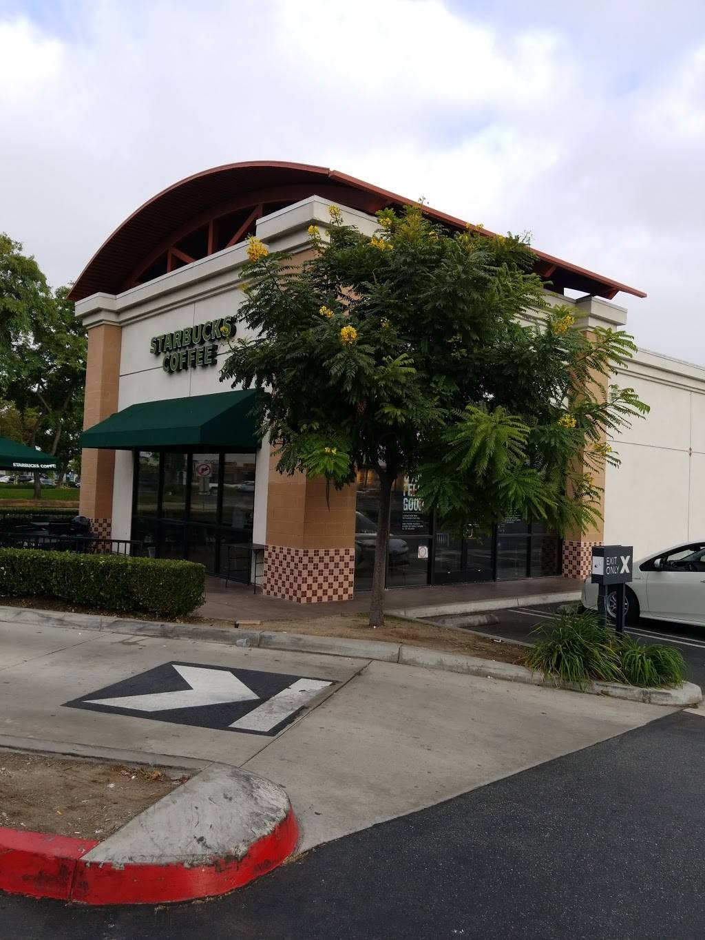 Starbucks | 721 S Harbor Blvd, Santa Ana, CA 92704 | Phone: (714) 531-3751