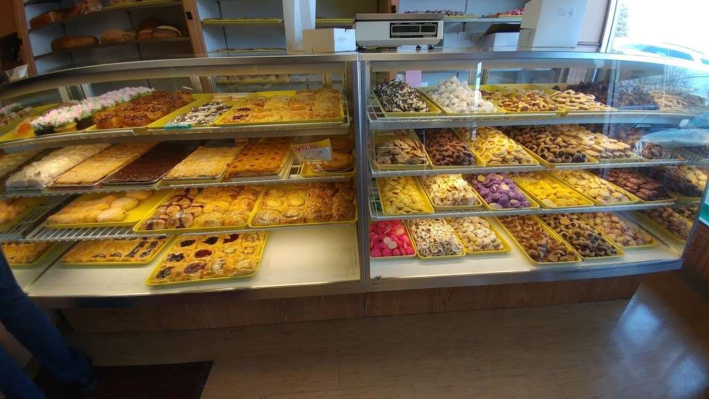 Allegrettis Bakery | 7717 W Lawrence Ave, Norridge, IL 60706, USA | Phone: (708) 453-4412