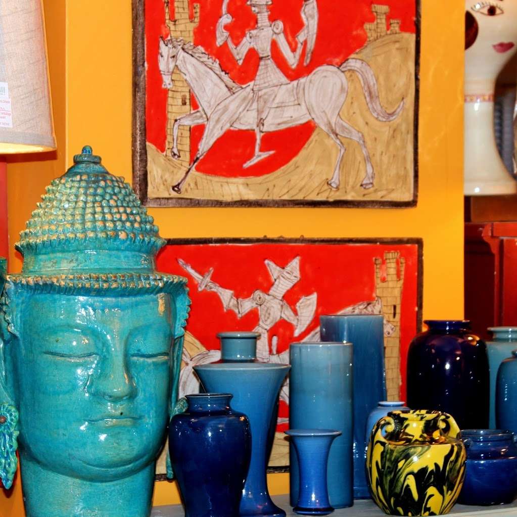 Thomas K. Libby Antiques & Ceramics | Cannondale Village, 26 Cannon Rd., Wilton, CT 06897, USA | Phone: (203) 247-6164