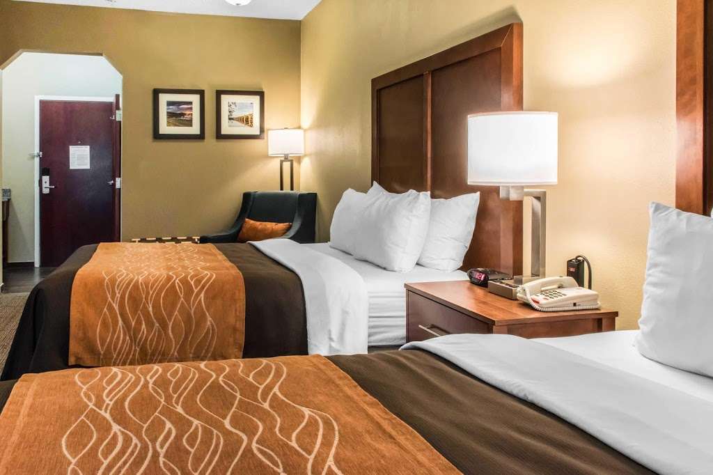 Comfort Inn Lancaster County | 3903 Abel Dr, Columbia, PA 17512 | Phone: (717) 285-9100