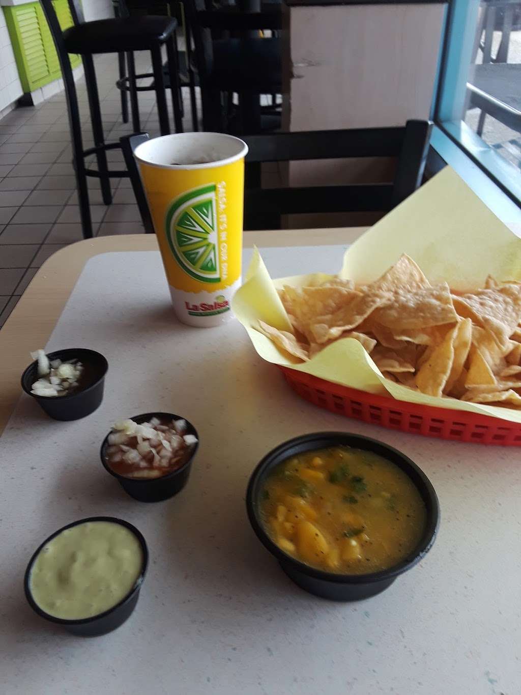 La Salsa Fresh Mexican Grill | 1230 El Camino Real, San Bruno, CA 94066, USA | Phone: (650) 516-3702