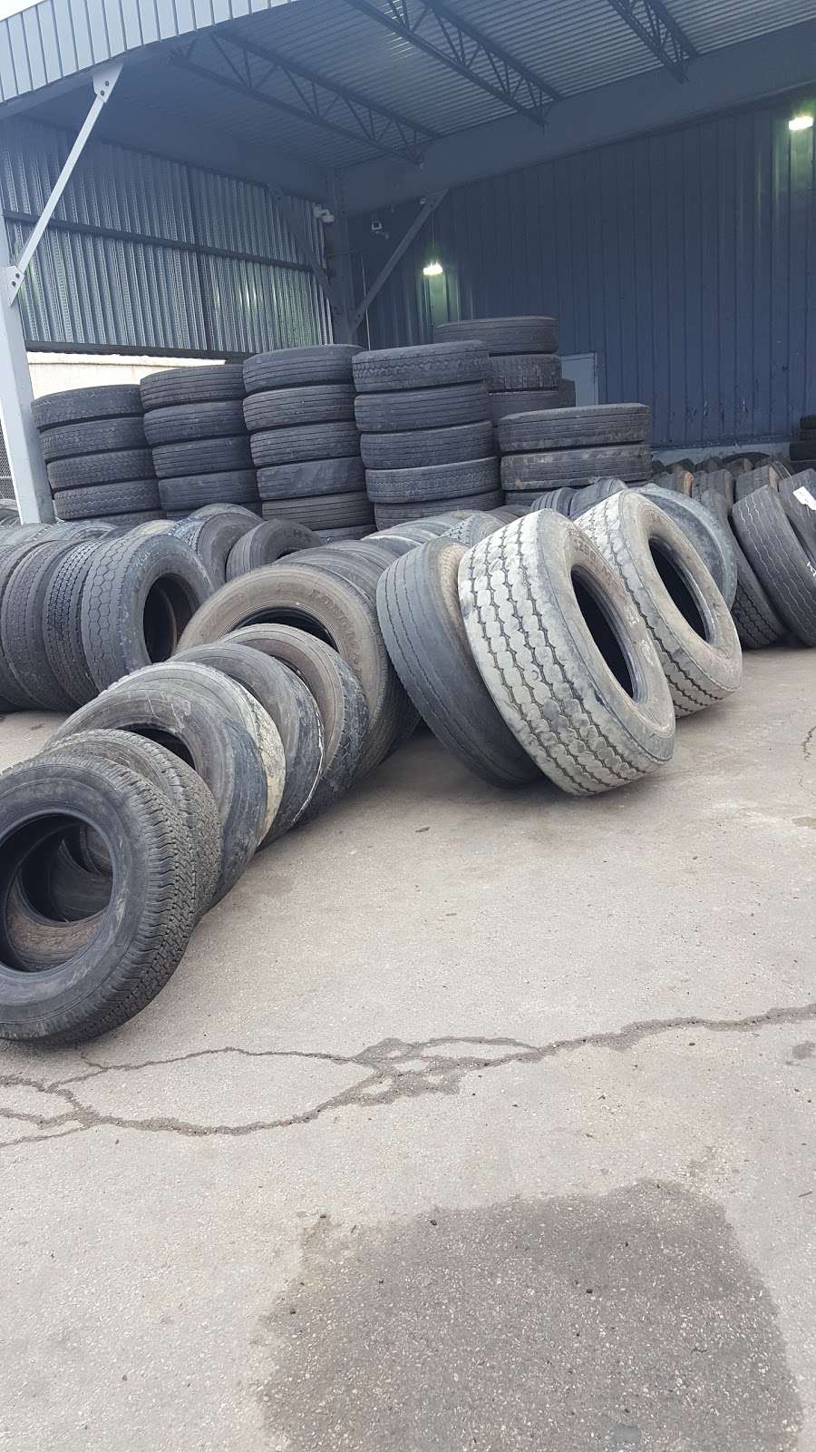 Commercial Tire Services | 1105 30th Ave, Melrose Park, IL 60160, USA | Phone: (708) 345-3211