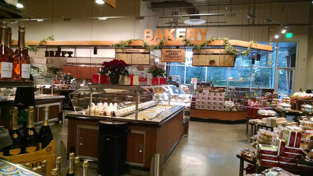 Town & Country Market Lakemont | 4989 Lakemont Blvd SE, Bellevue, WA 98006, USA | Phone: (425) 653-2261