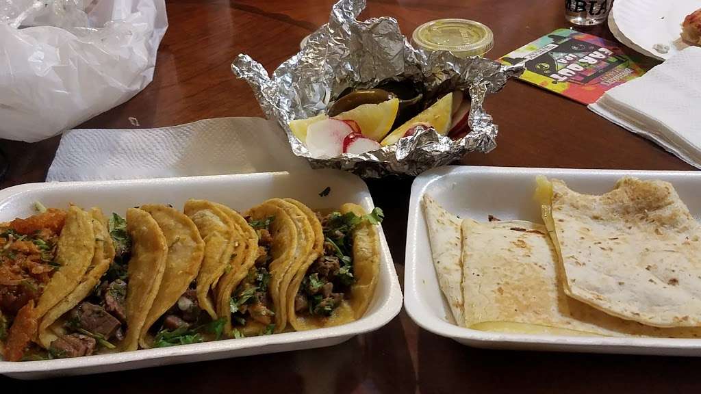 Tacos El Chavito | 17500-, 17698 Morgan Ln, Huntington Beach, CA 92647, USA | Phone: (714) 791-8537