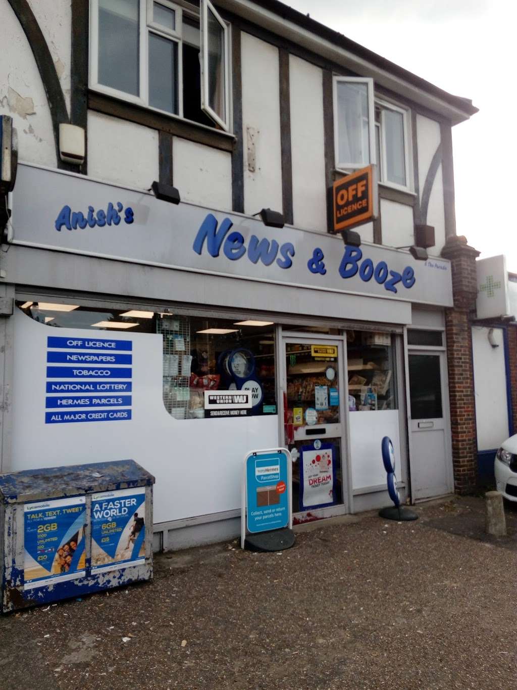 News And Booze | Felbridge, East Grinstead RH19 1QL, UK | Phone: 07410 946255