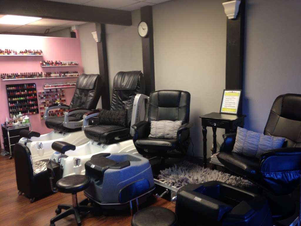 Embellish Nails &Spa | 6013 SE Hames Rd suite 1&2, Belleview, FL 34420, USA | Phone: (352) 347-1711