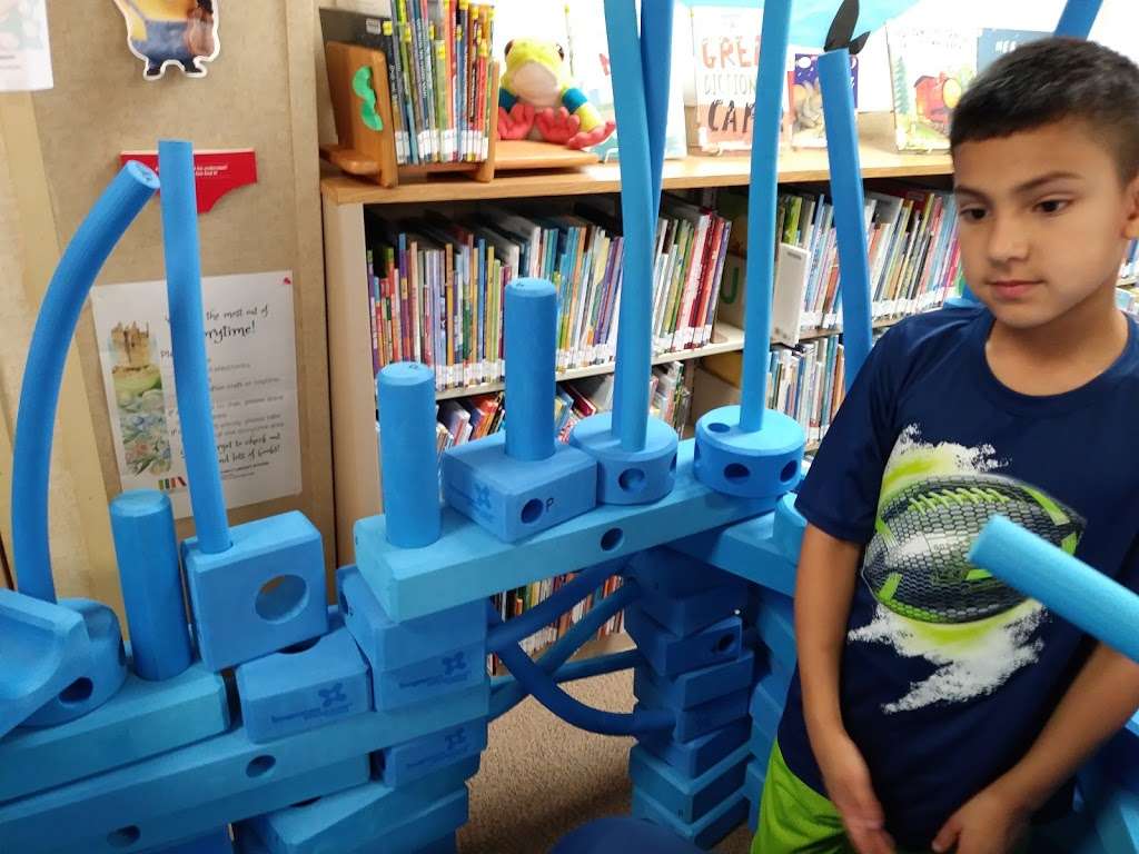 Sweeny Library | 205 W Ashley Wilson Rd, Sweeny, TX 77480, USA | Phone: (979) 548-2567