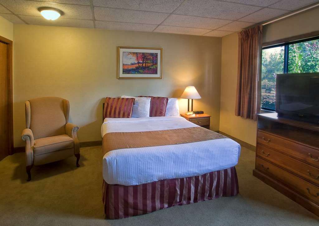 Boulder Twin Lakes Inn | 6485 Twin Lakes Rd, Boulder, CO 80301, USA | Phone: (303) 530-2939