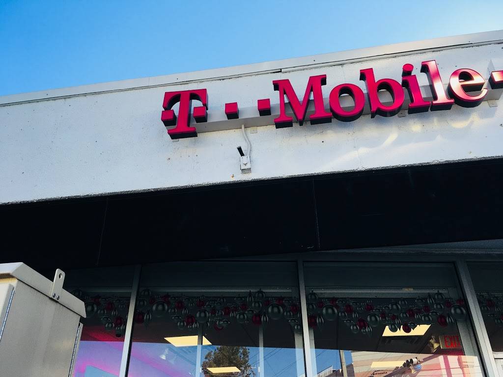 T-Mobile | 3208 Grand Ave, Miami, FL 33133, USA | Phone: (786) 334-6175