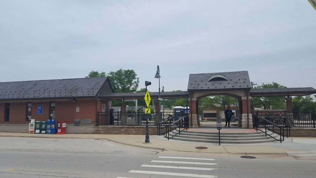 Lehigh/Glenview Metra Station | Glenview, IL 60025