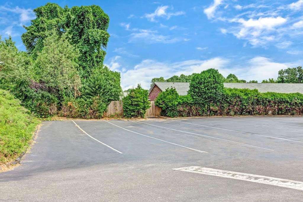 Super 8 by Wyndham Gastonia | 502 Cox Rd, Gastonia, NC 28054, USA | Phone: (704) 964-6090