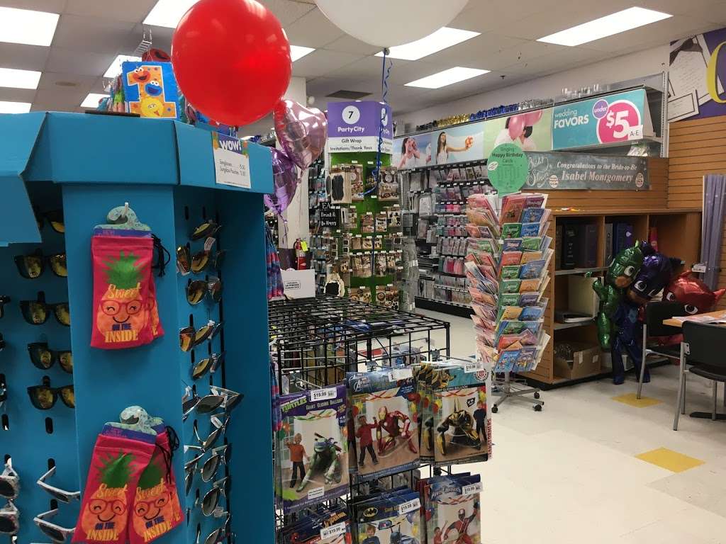 Party City | 10229 Indianapolis Blvd, Highland, IN 46322, USA | Phone: (219) 924-9071